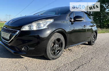 Хэтчбек Peugeot 208 2013 в Киеве