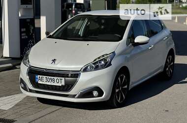 Хэтчбек Peugeot 208 2016 в Днепре