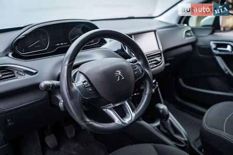 Хетчбек Peugeot 208 2018 в Чернігові