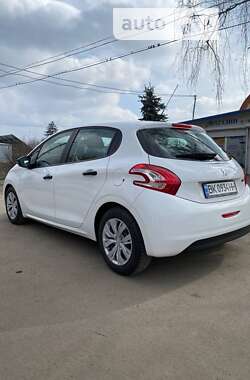 Хэтчбек Peugeot 208 2013 в Теофиполе