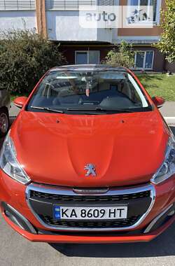 Хетчбек Peugeot 208 2016 в Києві