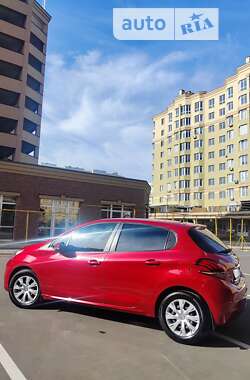 Хэтчбек Peugeot 208 2015 в 