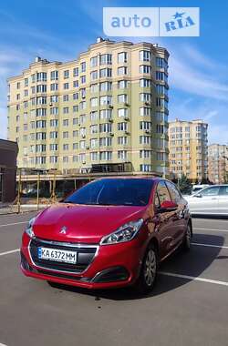 Хэтчбек Peugeot 208 2015 в 