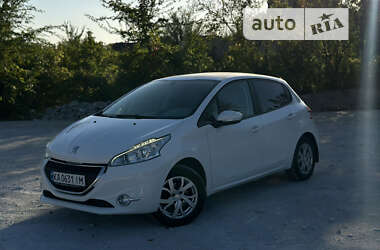 Хетчбек Peugeot 208 2014 в Запоріжжі