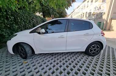 Хэтчбек Peugeot 208 2013 в Луцке