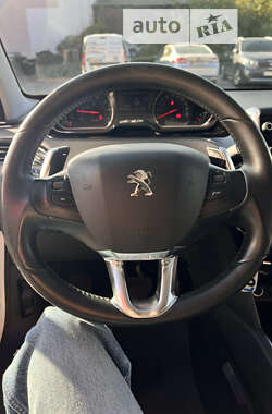 Хэтчбек Peugeot 208 2013 в Луцке