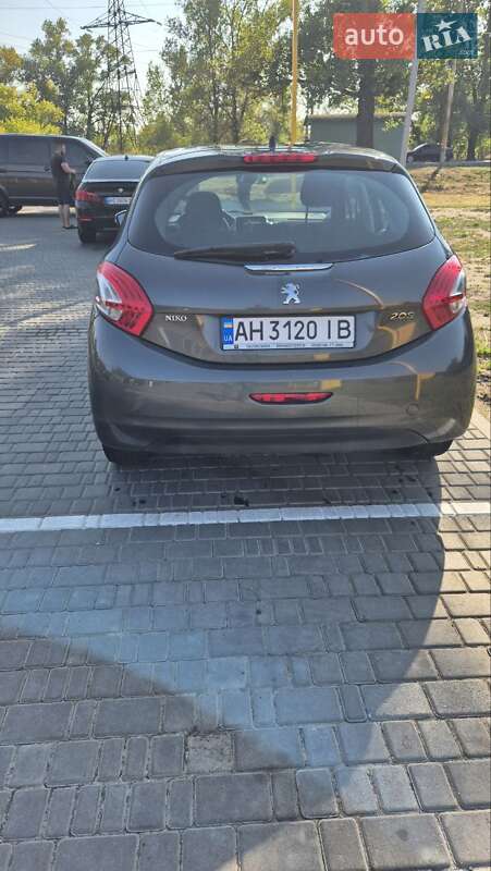 Хэтчбек Peugeot 208 2013 в Павлограде