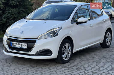 Хэтчбек Peugeot 208 2015 в Львове