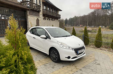 Хэтчбек Peugeot 208 2014 в Львове