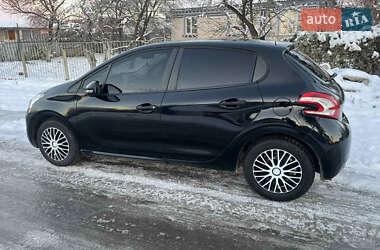 Хэтчбек Peugeot 208 2013 в Теофиполе