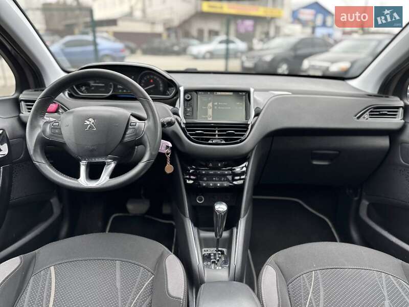 Хетчбек Peugeot 208 2013 в Києві
