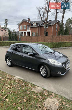 Хетчбек Peugeot 208 2013 в Києві