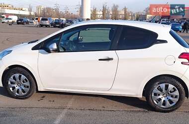 Хэтчбек Peugeot 208 2016 в 