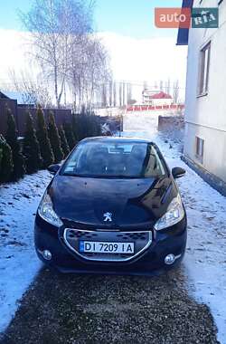 Хетчбек Peugeot 208 2012 в Збаражі