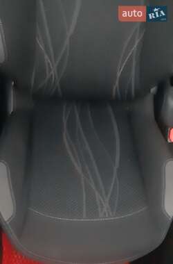 Хэтчбек Peugeot 208 2012 в 