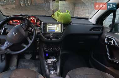 Хэтчбек Peugeot 208 2014 в 