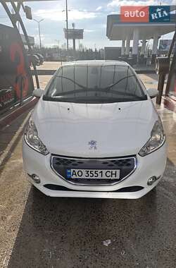 Хетчбек Peugeot 208 2012 в Ужгороді