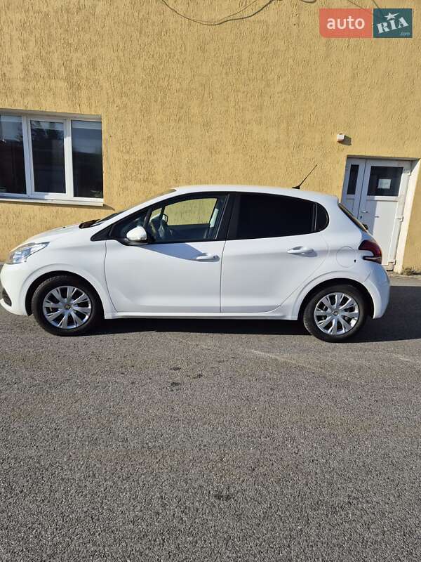 Хэтчбек Peugeot 208 2018 в Львове