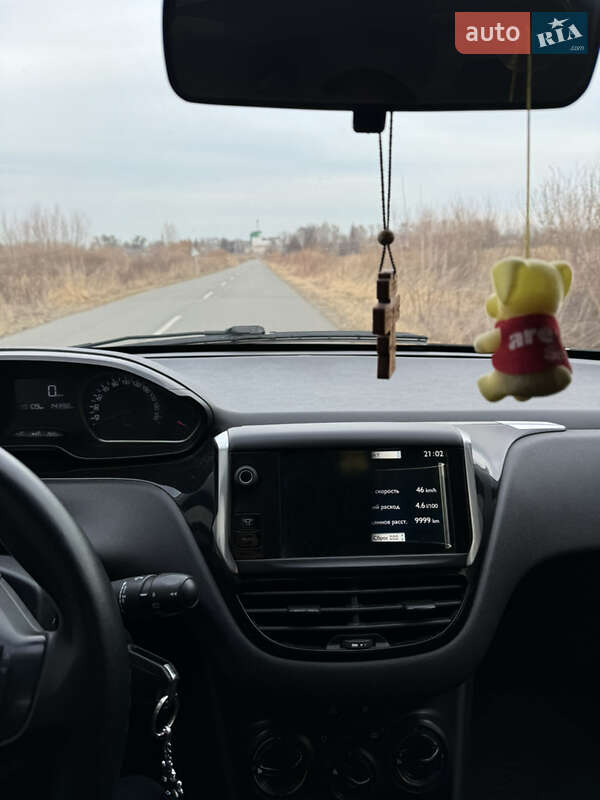 Хэтчбек Peugeot 208 2013 в Овруче