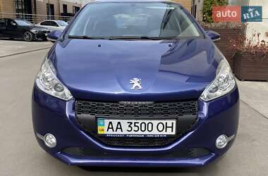 Хэтчбек Peugeot 208 2014 в Киеве