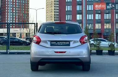 Хэтчбек Peugeot 208 2015 в 
