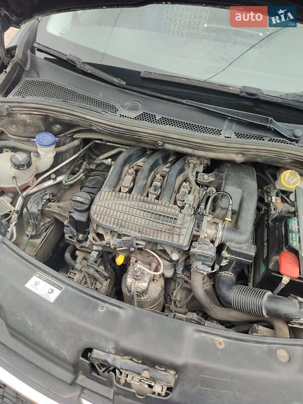 Хетчбек Peugeot 208 2014 в Миколаєві