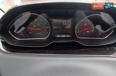 Хэтчбек Peugeot 208 2013 в 