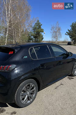 Хэтчбек Peugeot 208 2022 в 