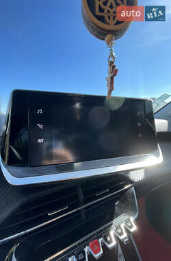 Хэтчбек Peugeot 208 2022 в 