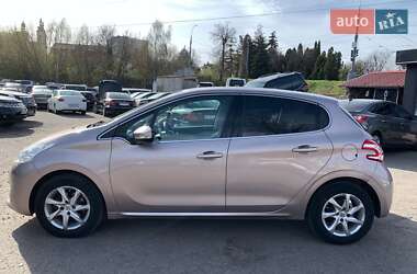 Хетчбек Peugeot 208 2013 в 