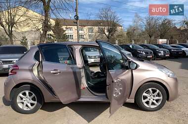 Хетчбек Peugeot 208 2013 в 