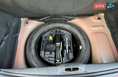 Хэтчбек Peugeot 208 2013 в 