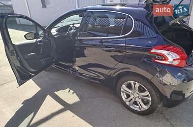Хэтчбек Peugeot 208 2014 в 