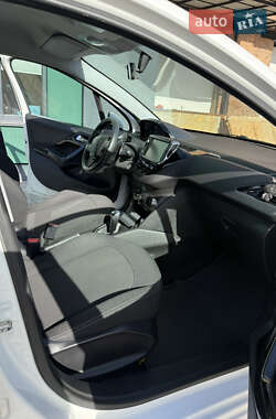 Хэтчбек Peugeot 208 2016 в 