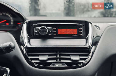 Хэтчбек Peugeot 208 2014 в 