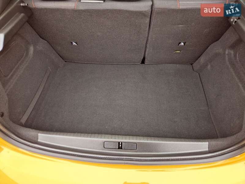 Хетчбек Peugeot 208 2021 в Києві