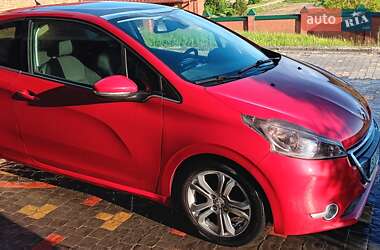 Хэтчбек Peugeot 208 2013 в Львове