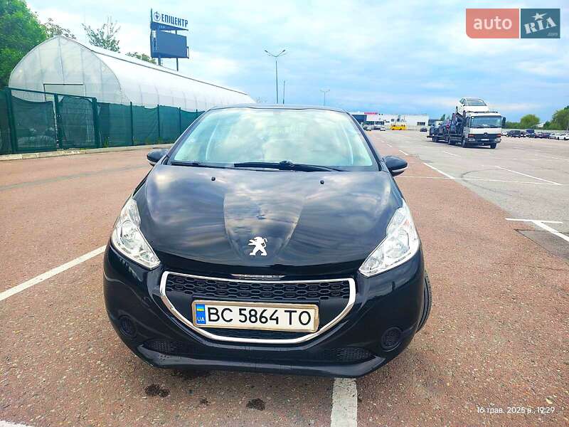 Хетчбек Peugeot 208 2013 в Львові