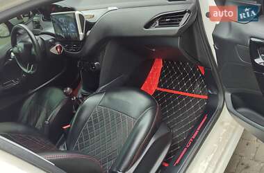 Хэтчбек Peugeot 208 2013 в Львове