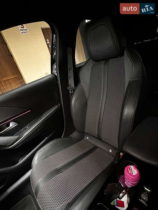 Хетчбек Peugeot 208 2021 в Львові
