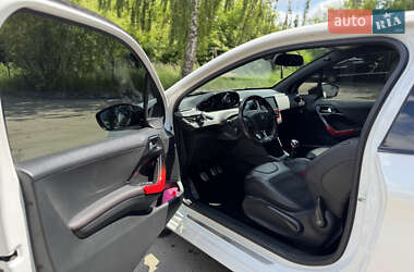Хетчбек Peugeot 208 2013 в 