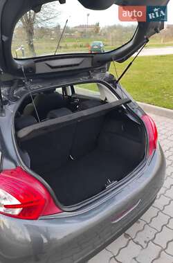 Хэтчбек Peugeot 208 2014 в 
