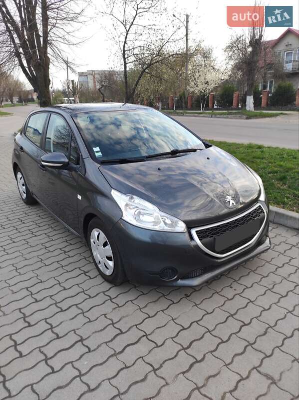 Хэтчбек Peugeot 208 2014 в 