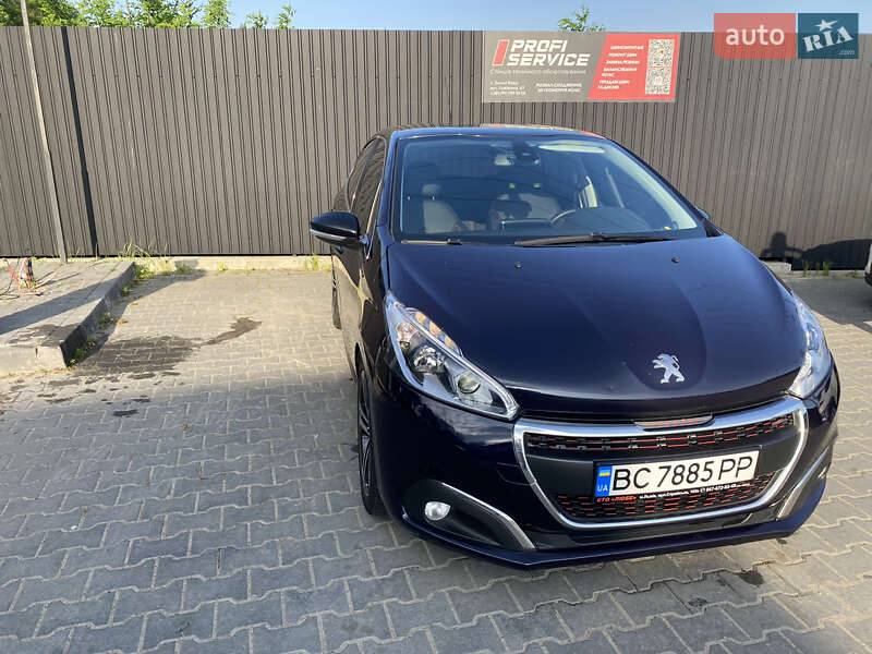 Хетчбек Peugeot 208 2016 в Львові