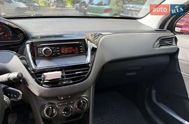 Хэтчбек Peugeot 208 2016 в 