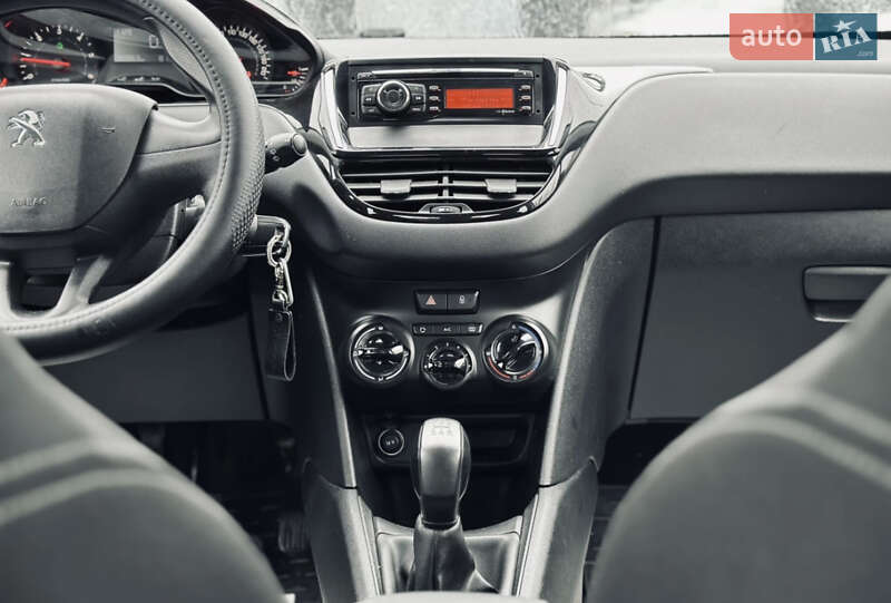 Хэтчбек Peugeot 208 2014 в Кременчуге