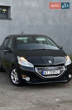 Хетчбек Peugeot 208 2013 в Коломиї