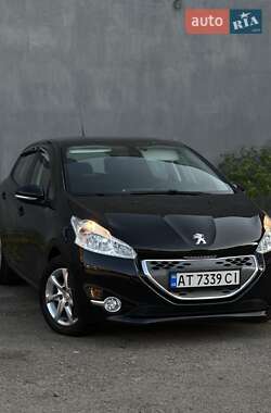 Хэтчбек Peugeot 208 2013 в 
