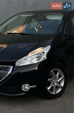Хэтчбек Peugeot 208 2013 в 