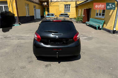 Хетчбек Peugeot 208 2013 в 